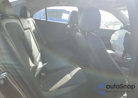 2015 Chevrolet Malibu 1Lt z USA, uszkodzony, nr VIN 1G11C5SL7FF250298